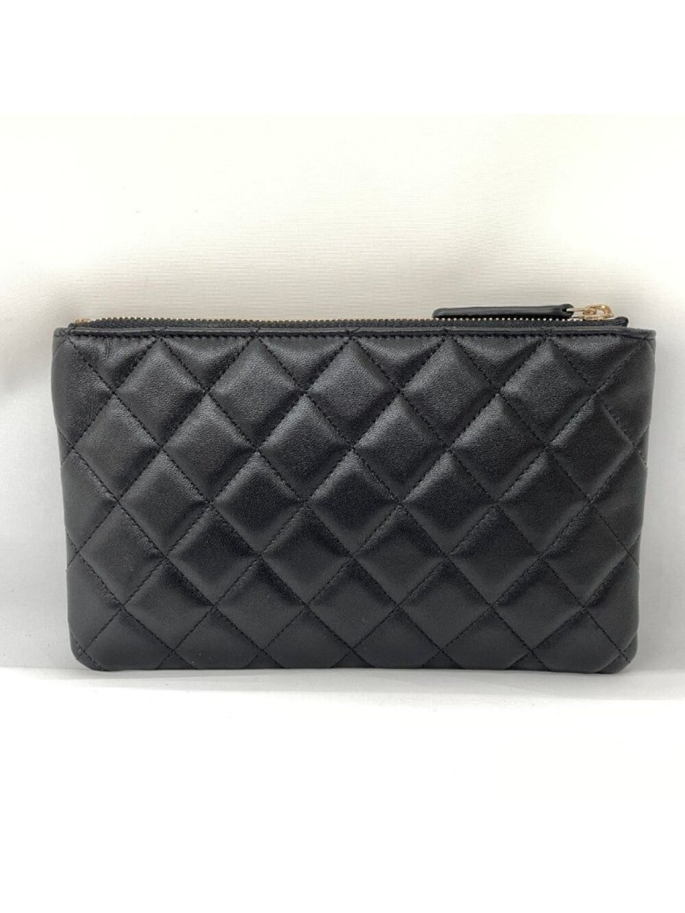 Chanel Quilted CC Logo Flat Pouch Lambskin Black - Picture 2 of 10
